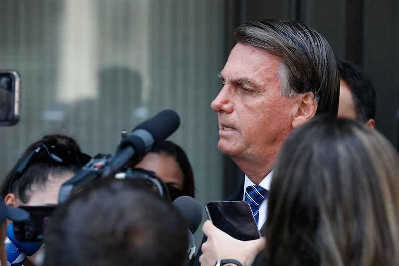 Bolsonaro d entrevista