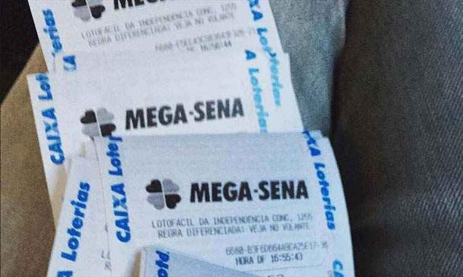 Mais de 5 mil apostadores acertaram a quadra e recebem cada um o valor de R$ 697,87(foto: Flickr) Mais de 5 mil apostadores acertaram a quadra e recebem cada um o valor de R$ 697,87(foto: Flickr)