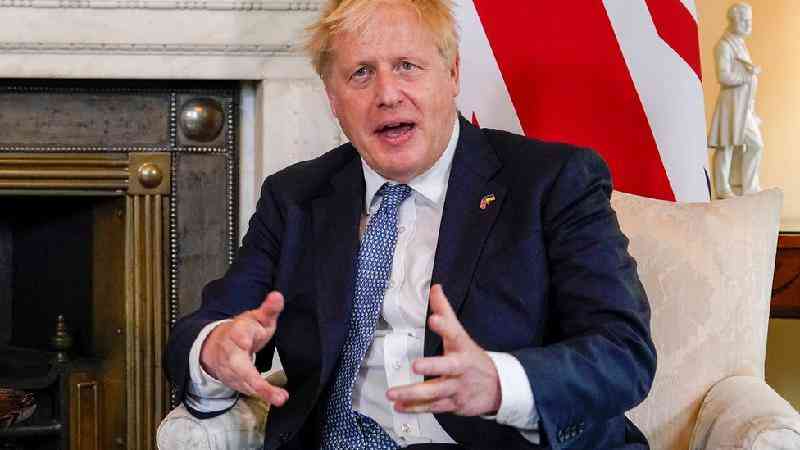  Boris Johnson 'sobrevive' a voto de desconfiança que poderia derrubá-lo 