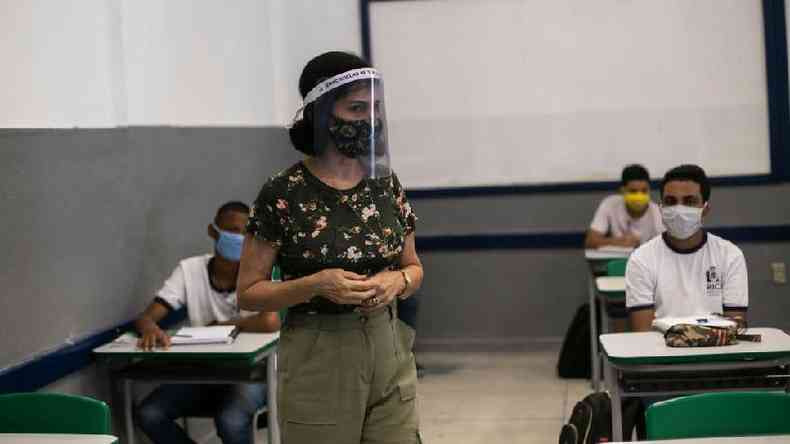 Entidades ligadas a profissionais da educao recebem constantes relatos de trabalhadores sobre dificuldades do ensino presencial(foto: Bruna Prado/Getty Images)