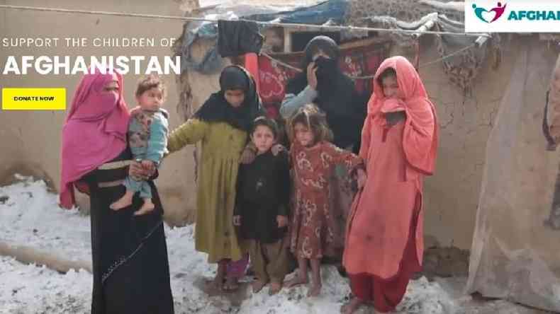 Captura de tela de um site de caridade falso com uma foto de mulheres e meninas afegs
