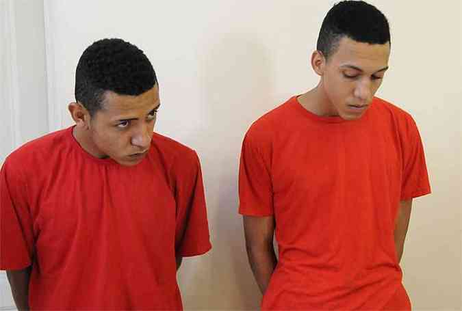 Homens suspeitos de torturar adolescente no Morro do Papagaio, em BH (foto: Paulo Filgueiras/EM DA Press)