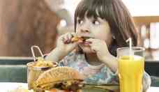 Alimentao: pediatra explica como lidar com o colesterol alto na infncia