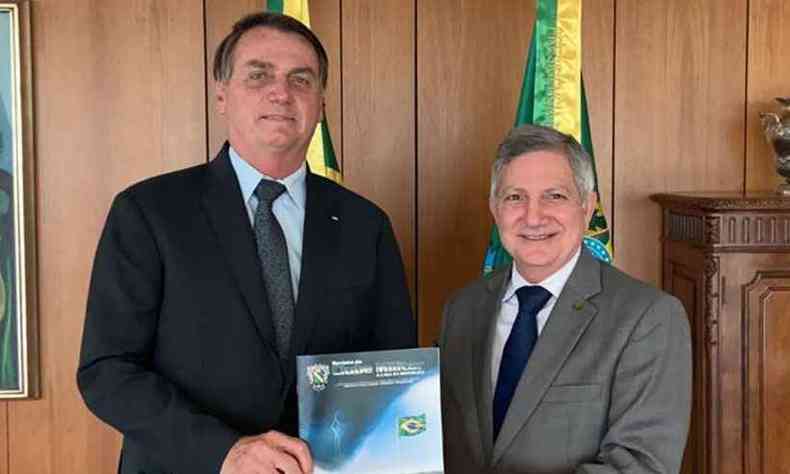 General Eduardo Jos Barbosa, presidente do Clube Militar, em encontro com Bolsonaro em Braslia(foto: Reproduo da internet/Facebook/clubemilitarbr)