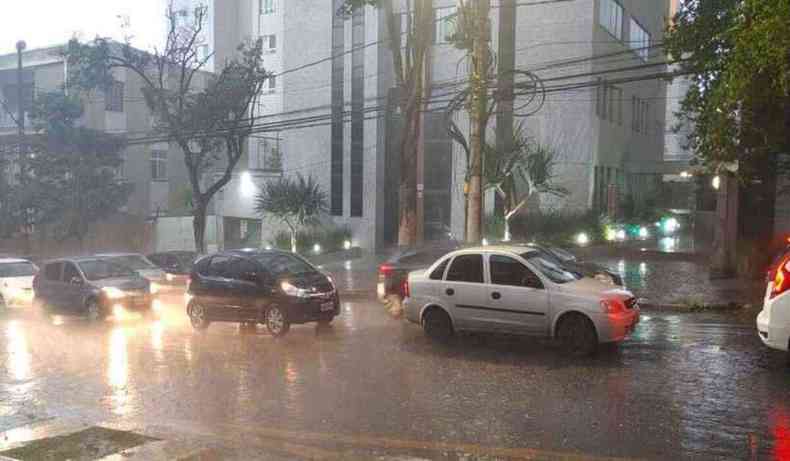 Chuva poder chegar a Belo Horizonte ainda na noite deste sbado (25/9)