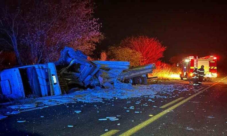 acidente entre trs caminhes no Norte de Minas