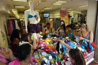 Centros de compras prometem descontos de at 80% nas liquidaes(foto: Renato Weil/EM/D.A Press)