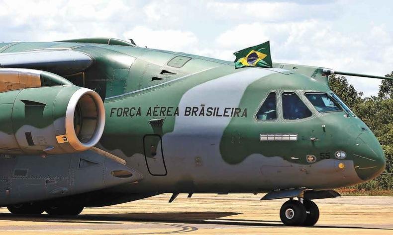 Avi�es da FAC, mantidos com dinheiro p�blico, foram usados para finalidades privadas