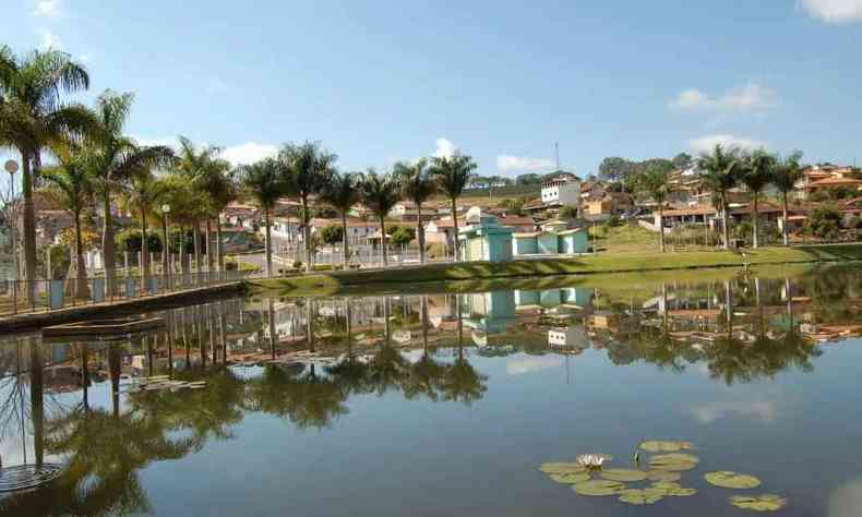 A pequena e bela Carvalhpolis foi estremecida com a histria do estuprador preso nesta sexta-feira(foto: Facebook/reproduo)