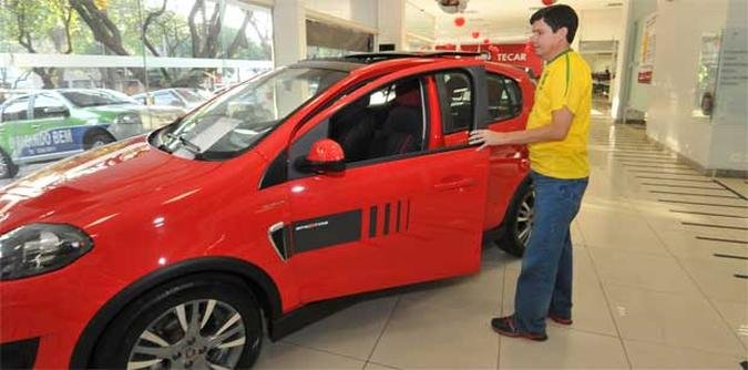 Líder do mercado brasileiro, a italiana Fiat destacou na divulgação de balanço no terceiro trimestre que o faturamento na América Latina caiu 12% no período na comparação com o mesmo período de 2013(foto: Marcos Michelin/EM/D.A Press) Líder do mercado brasileiro, a italiana Fiat destacou na divulgação de balanço no terceiro trimestre que o faturamento na América Latina caiu 12% no período na comparação com o mesmo período de 2013(foto: Marcos Michelin/EM/D.A Press)