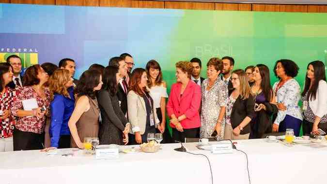 Presidente Dilma Rousseff durante caf da manh com jornalistas-setoristas do Palcio do Planalto (foto: Ichiro Guerra/PR)