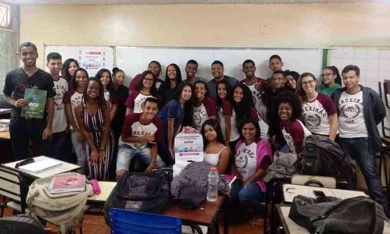 Alunos da Escola Estadual Professora Maria Amlia Guimares, de BH (foto: Divulgao )