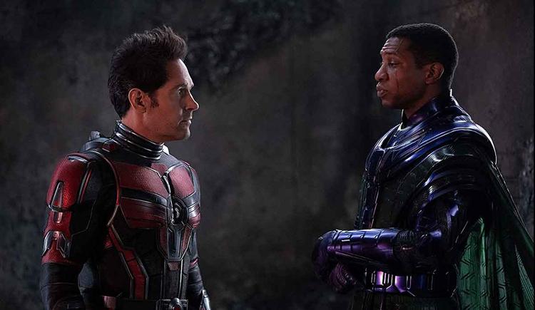 Atores Paul Rudd e Jonathan Majors contracenam no filme Homem-Formiga e Vespa: Quantumania