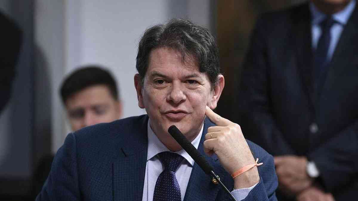 Trai o algo que voc faz e n o avisa diz Cid Gomes sobre Ciro