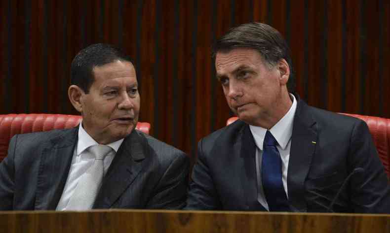Vice Hamilton Mouro (PRTB) e presidente Jair Bolsonaro (sem partido)(foto: Valter Campanato/Agncia Brasil)