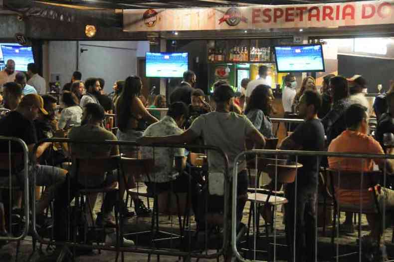 Bares e restaurantes apresentam crescimento de 153% em volume de transaes geradas.(foto: Juarez Rodrigues/EM/D.A Press - 20/8/21)