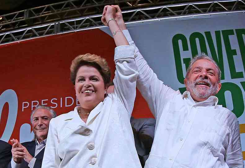 Dilma e Lula do as mos