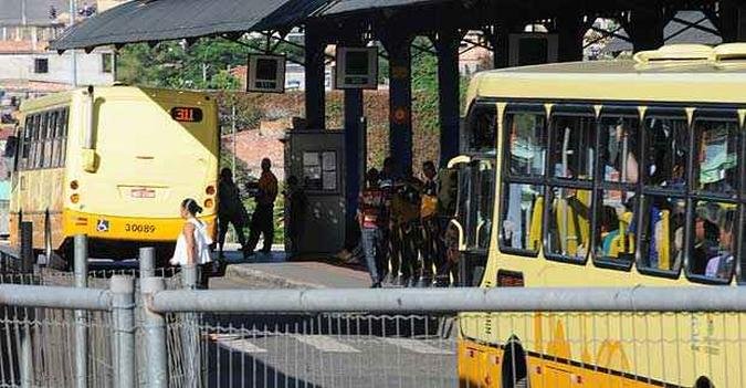Linhas alimentadoras circulando normalmente na Esta��o Diamante(foto: Paulo Filgueiras/EM DA Press)
