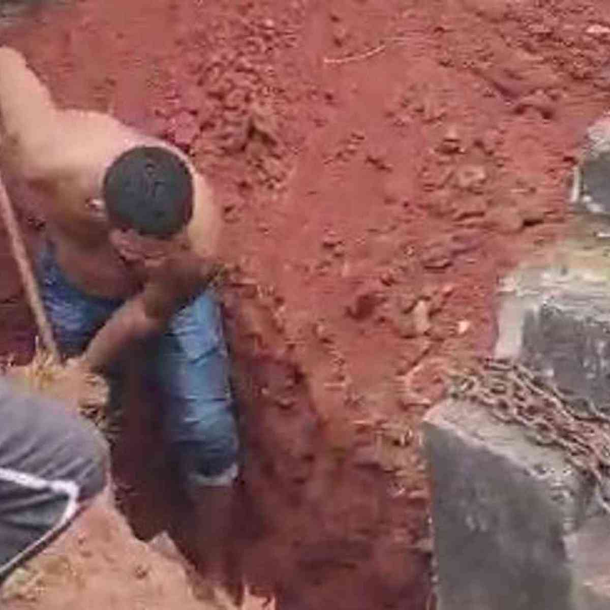 Vídeo: filho abre cova do próprio pai e gera revolta em enterro - Gerais -  Estado de Minas