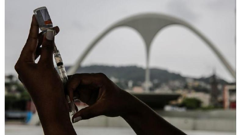 Vecina Neto defende que terceira dose seja prioritria para idosos e grupos vulnerveis(foto: EPA/ANTONIO LACERDA)