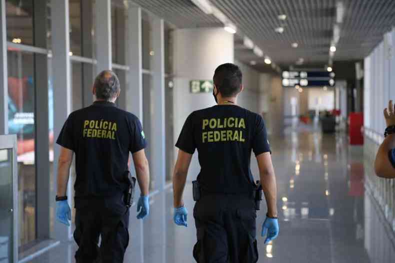 Policiais federais são presos suspeitos de contrabandear ouro em voos -  Umuarama News