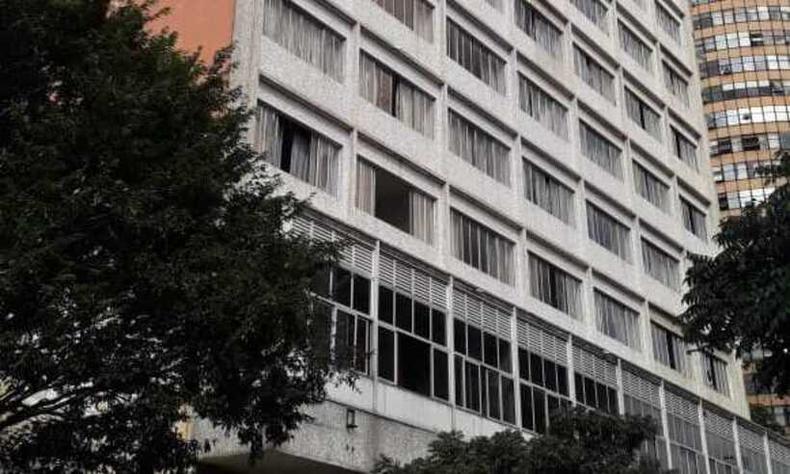 Imóvel de 12 andares fica na rua dos Caetés, esquina da Avenida Afonso Pena, no hipercentro de BH(foto: Jair Amaral/EM/D.A press) Imóvel de 12 andares fica na rua dos Caetés, esquina da Avenida Afonso Pena, no hipercentro de BH(foto: Jair Amaral/EM/D.A press)