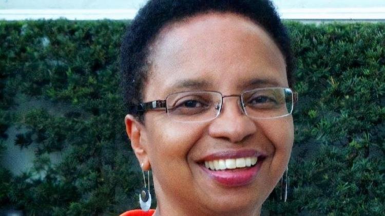 A editora Carmen L�cia Campos
