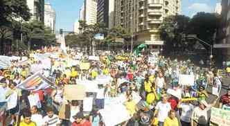 Manifestaes durante a Copa das Confederaes levaram milhares de pessoas de vrias classes sociais e idades s ruas de Belo Horizonte(foto: Leandro Couri/EM DA Press)