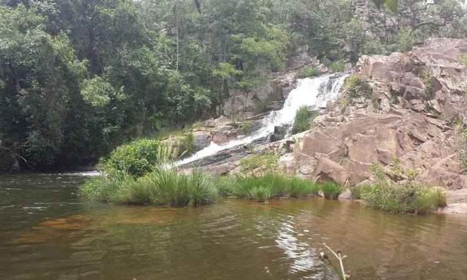 A cachoeira do Azulim, em Sacramento, é considerada perigosa pelos bombeiros e deve ser evitada(foto: Pedro Figueiredo / Divulgação Facebook / Lugares de Minas) A cachoeira do Azulim, em Sacramento, é considerada perigosa pelos bombeiros e deve ser evitada(foto: Pedro Figueiredo / Divulgação Facebook / Lugares de Minas)