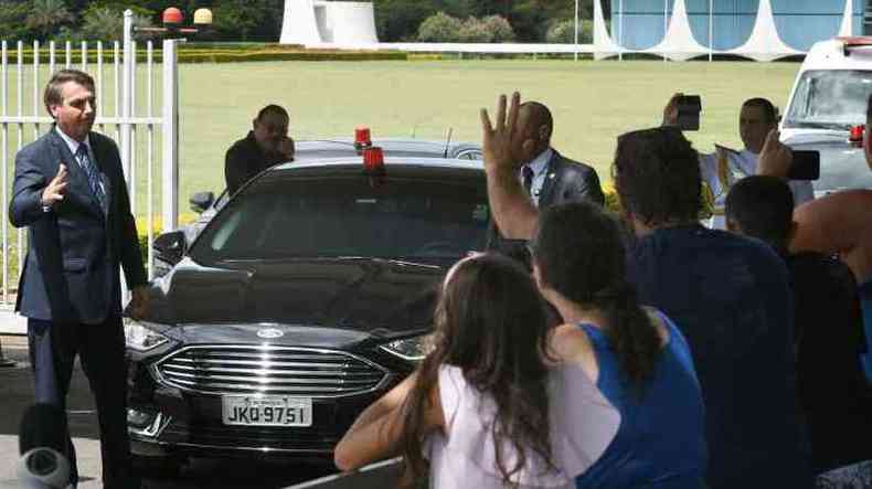 Bolsonaro estimula apoiador a hostilizar imprensa(foto: Ed Alves/CB/D.A Press)