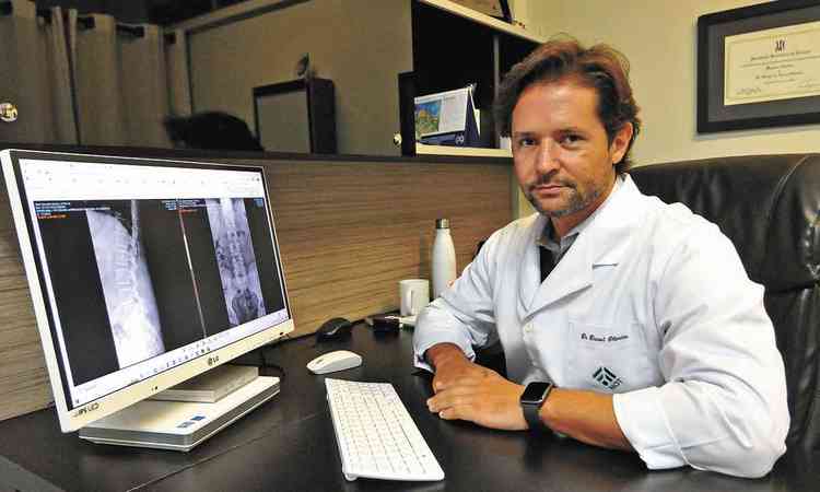 Daniel Oliveira, ortopedista