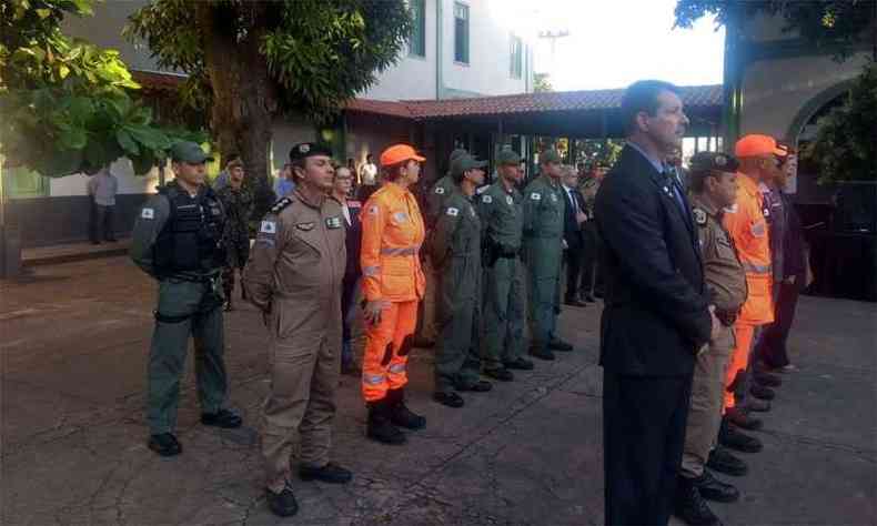 Militares participaram de solenidade de agradecimento e despedida no 12 BI, no Barro Preto(foto: Divulgao)