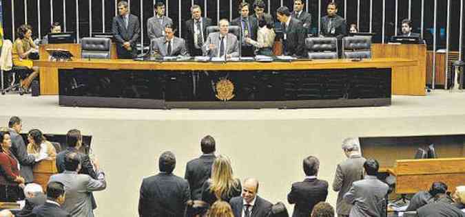 Parlamentares comearam a discutir como sero votados os vetos restantes(foto: Monique Renne/CB/D.A Press)