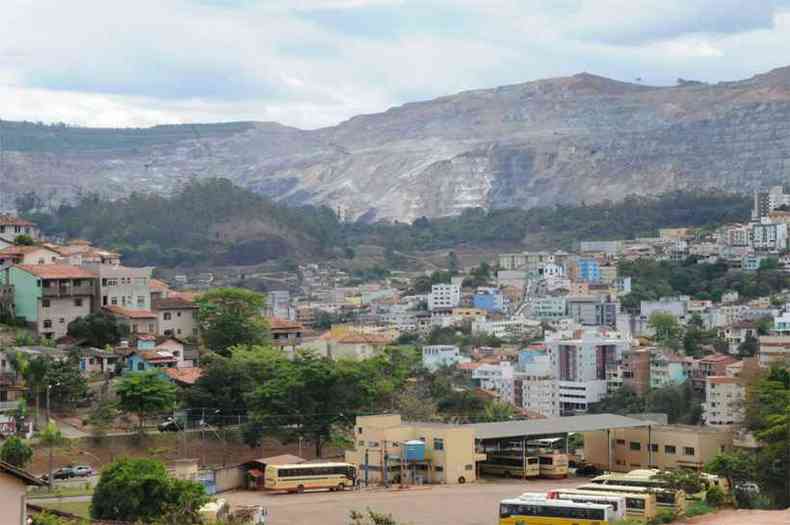 Minerao em Itabira(foto: Jair Amaral/EM/D.A Press - 17/10/2012)
