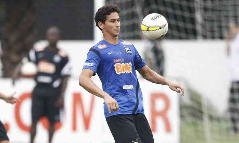 Paulo Henrique Ganso durante treinamento pela equipe do Santos