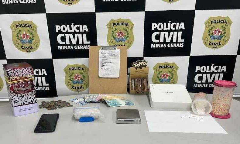Material apreendido na casa do suspeito de homicídio(foto: PCMG) Material apreendido na casa do suspeito de homicídio
