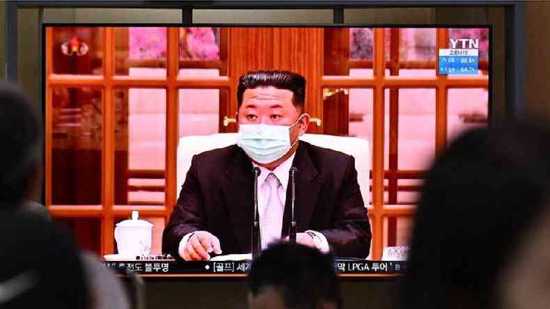 Lder norte-coreano, Kim Jong Un, anuncia em pronunciamento na TV que pas adotaria lockdowns