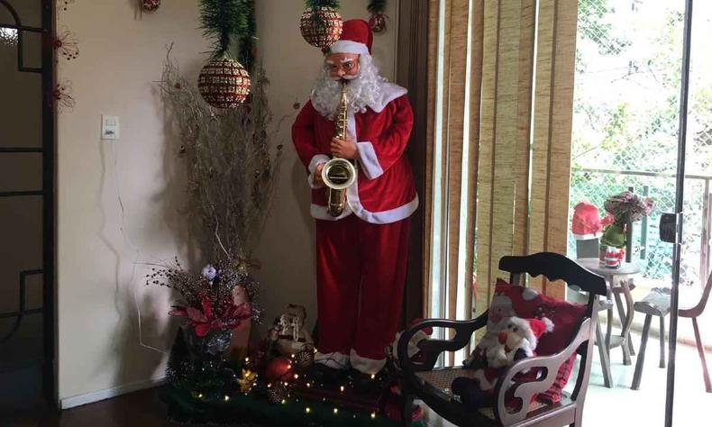 Papai Noel de vrios tamanhos e formatos