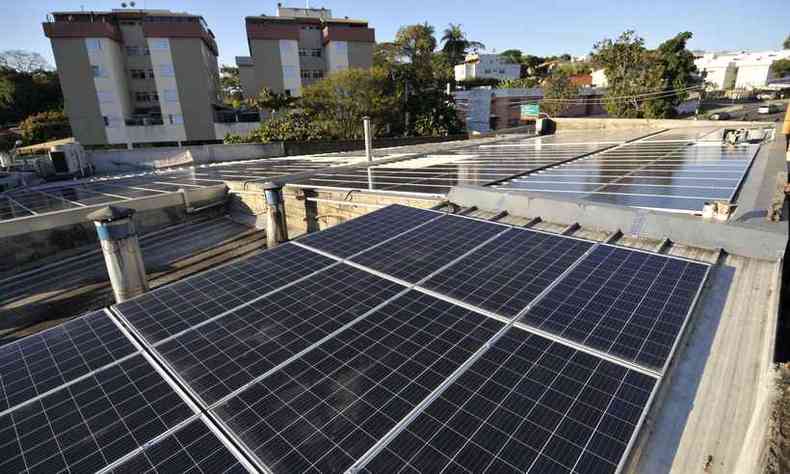 Painis solares so usados por pequenas redes de captao de energia, voltadas ao consumo local(foto: Juarez Rodrigues/EM/D.A Press)