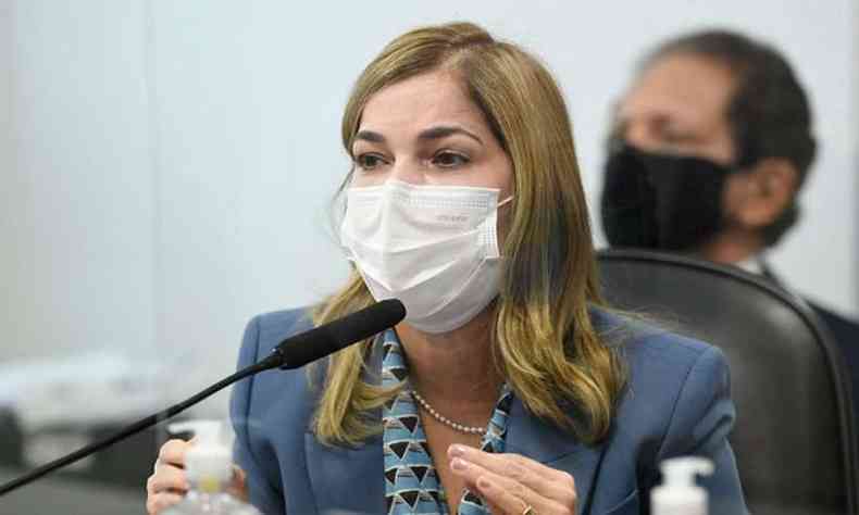 Mayra Pinheiro disse que médicos devem ter autonomia para indicar medicamentos contra a COVID-19(foto: Jefferson Rudy/Agência Senado)