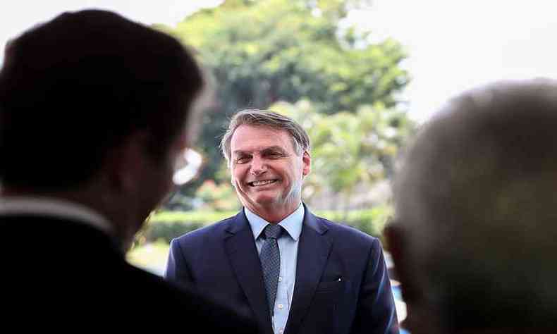 Jair Bolsonaro defendeu no Twitter a implantao do sistema de preges eletrnicos por parte dos municpios(foto: Marcos Corra/PR)