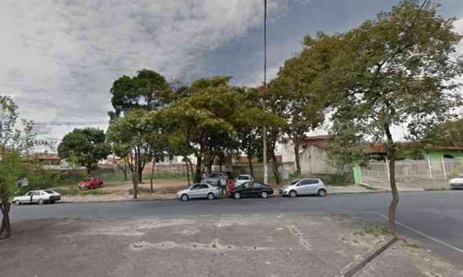 Veja como era o local, antes da queda da rvore(foto: Google Street View/Reproduo)