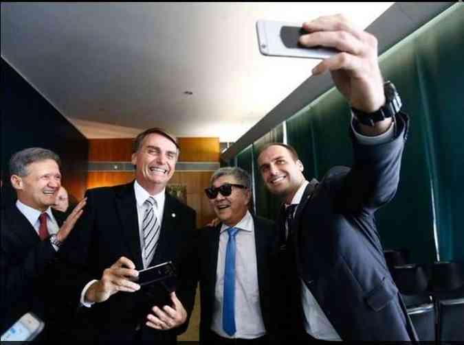 Foto da selfie foi divulgada nas redes sociais(foto: Reproduo da internet)
