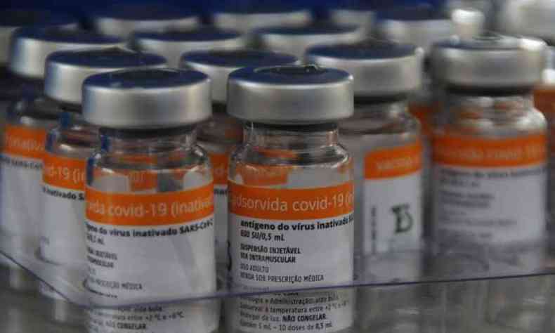 Vacinao de adolescentes sem comorbidades tinha sido autorizada em setembro pelo Ministrio da Sade