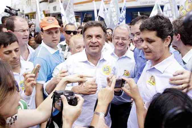 Acio Neves (PSDB), candidato a presidente, durante campanha em Linhares (ES): 