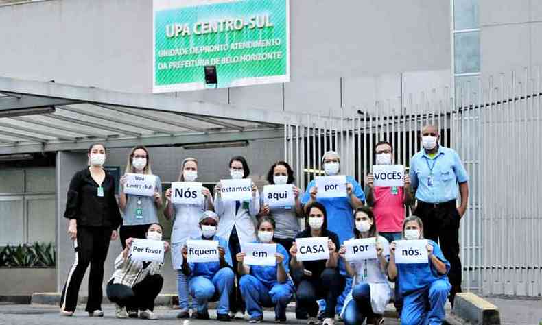 Funcionrios da UPA Centro-Sul fazem apelo  populao(foto: Tlio Santos/EM/D.A Press - 20/3/20)