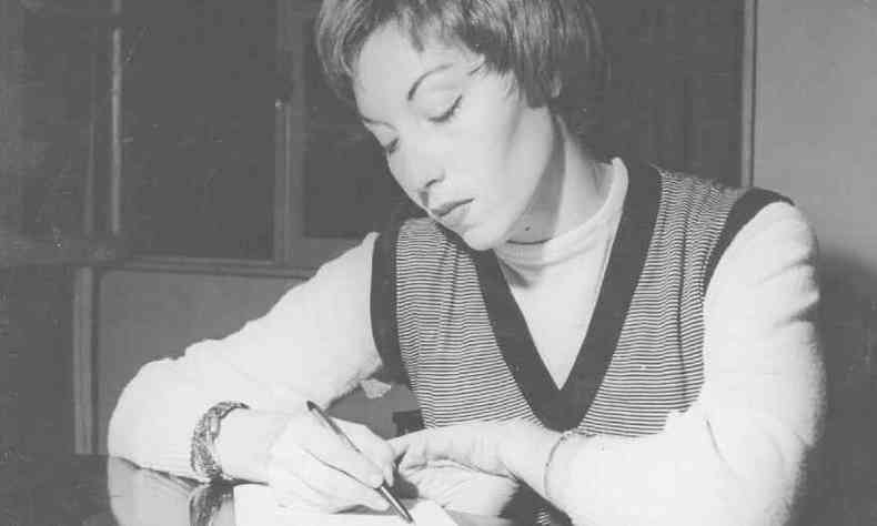 A escritora Clarice Lispector, em foto de 1954(foto: Badar Braga/Revista O Cruzeiro)