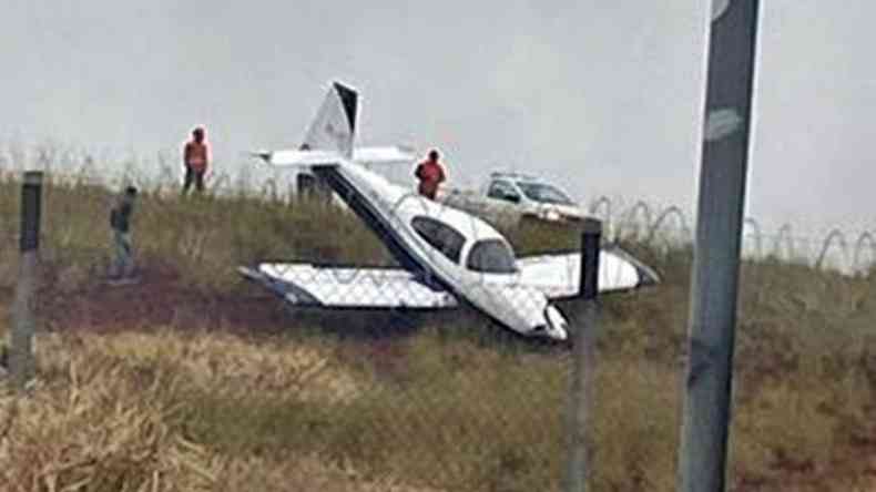 Aeronave saiu da pista e assustou moradores que estavam prximo do aeroporto