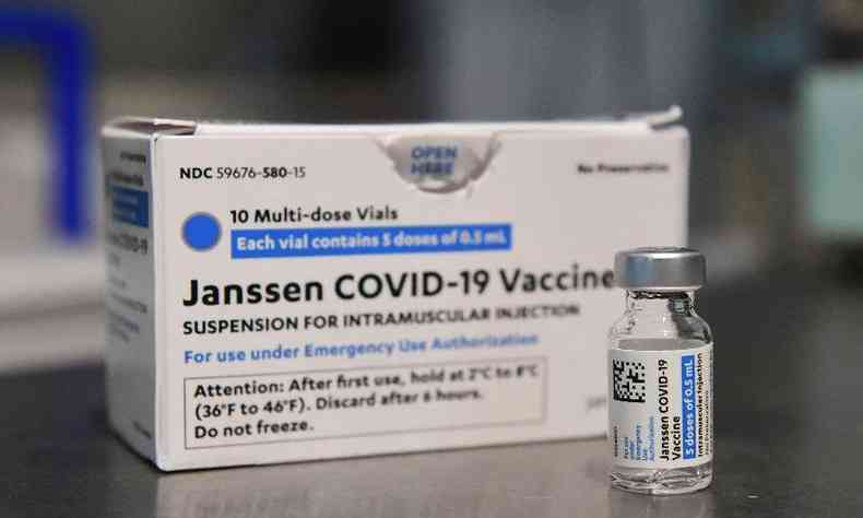 Vacina Janssen, que ser usada em BH,  aplicada em dose nica(foto: Frederic J. BROWN/AFP )