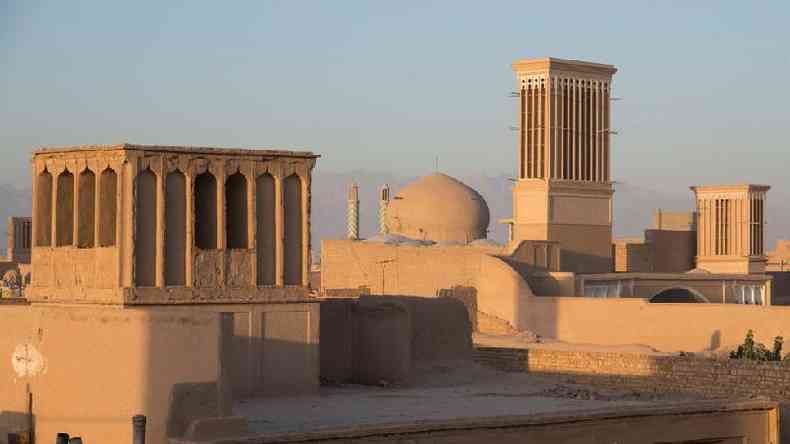 vista de Yazd e seus captadores de vento